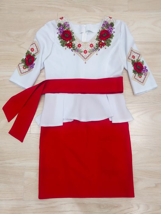 Вишиванка зі спідницею та поясом