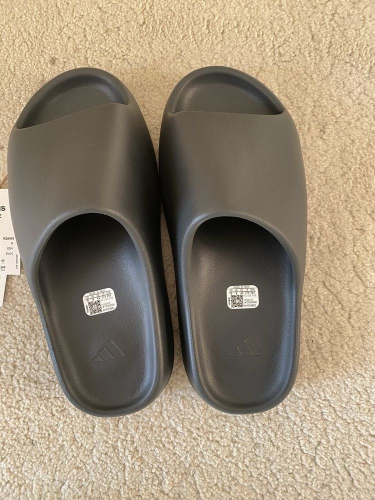 Yeezy slide onyx