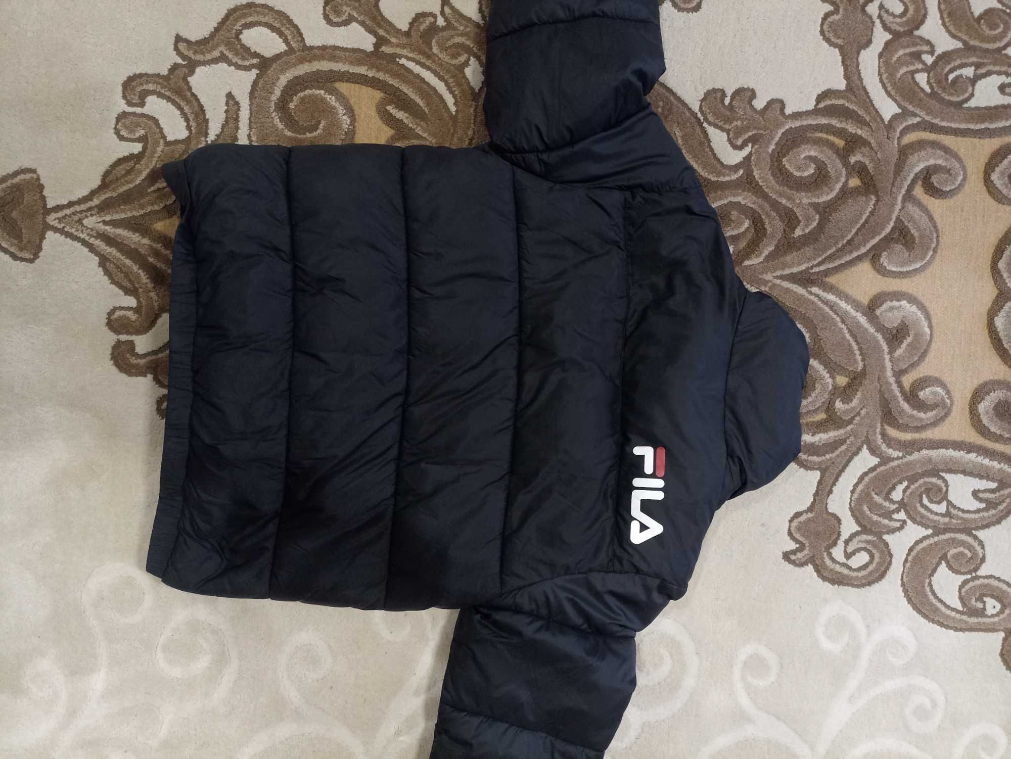 Жіноча курточка FILA