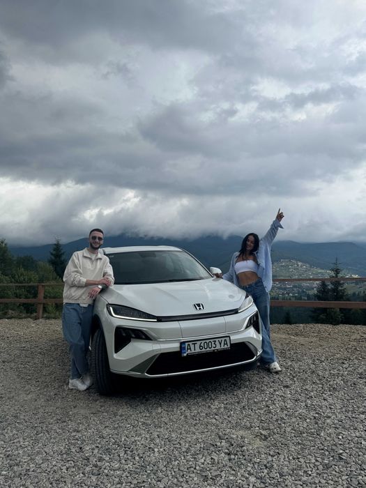 Оренда прокат авто автомобіля каршеринг електромобіля