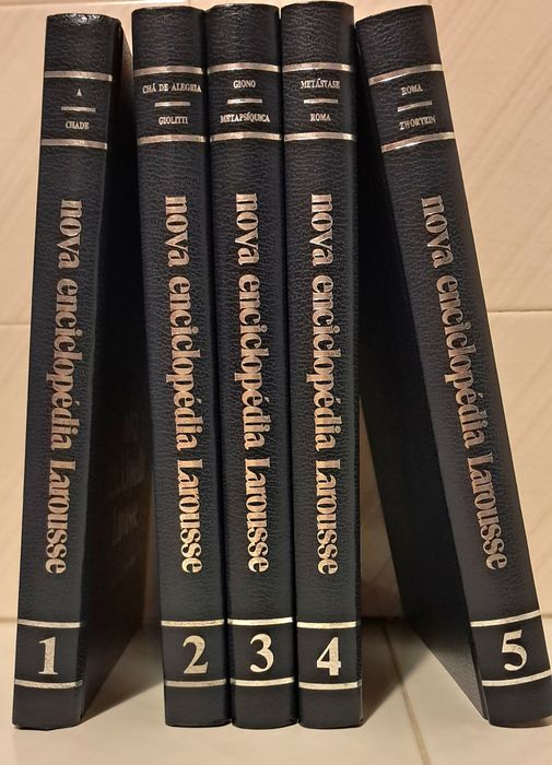 Enciclopédia Larousse – Edição Completa (1983) – Coleção Clássica