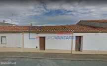 Moradia na Amareleja com 208m2, em terreno com 414m2, composta por ...