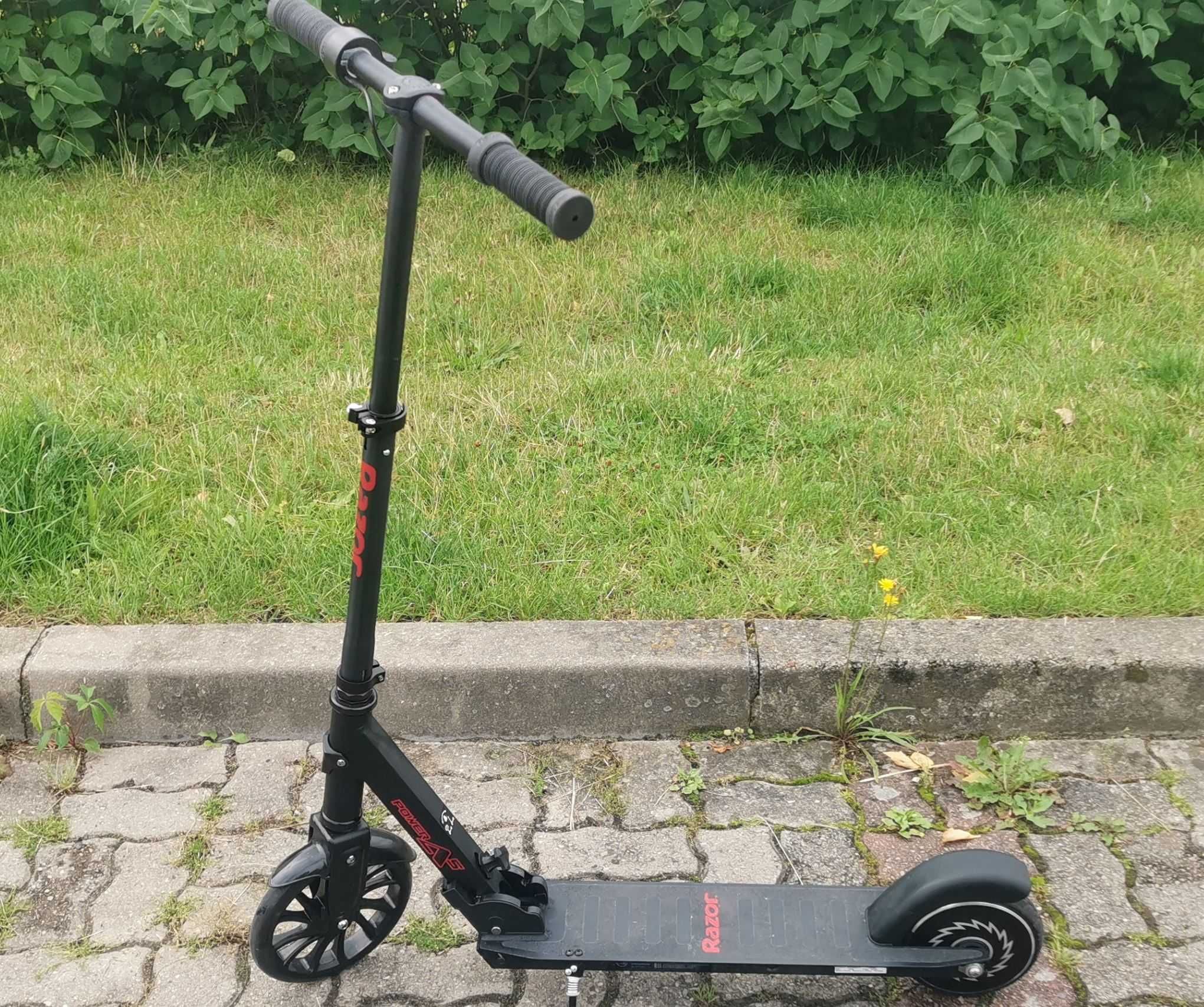 Hulajnoga elektryczna Razor 150W Power A5