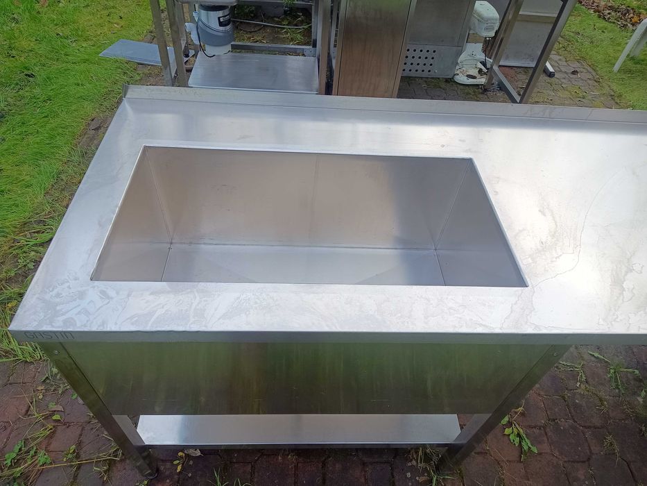 stół roboczy nierdzewny ze zlewami i koszem na odpadki 250cm