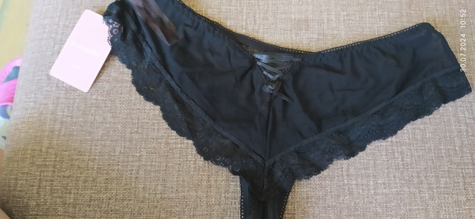 Koronkowe stringi rozmiar M