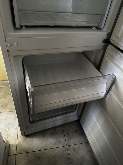 Frigorífico combinado Indesit