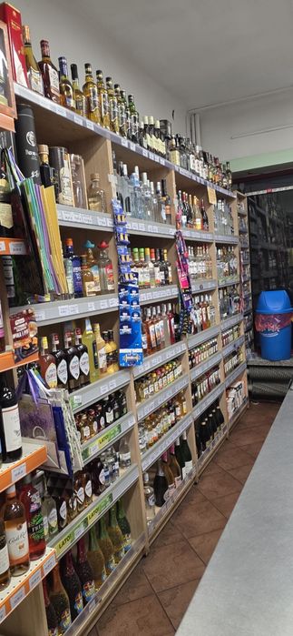 Regały na alkohol