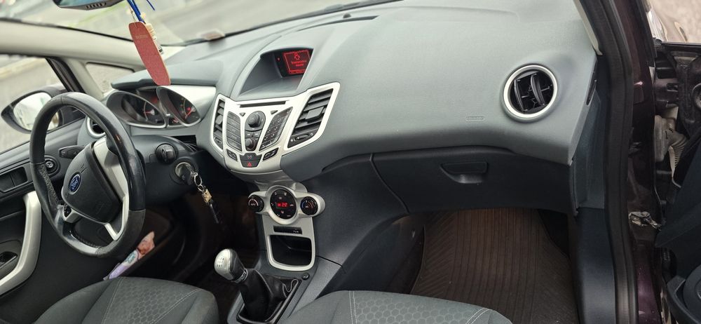 Sprzedam FORD Fiesta MK7 Titanium 2010r