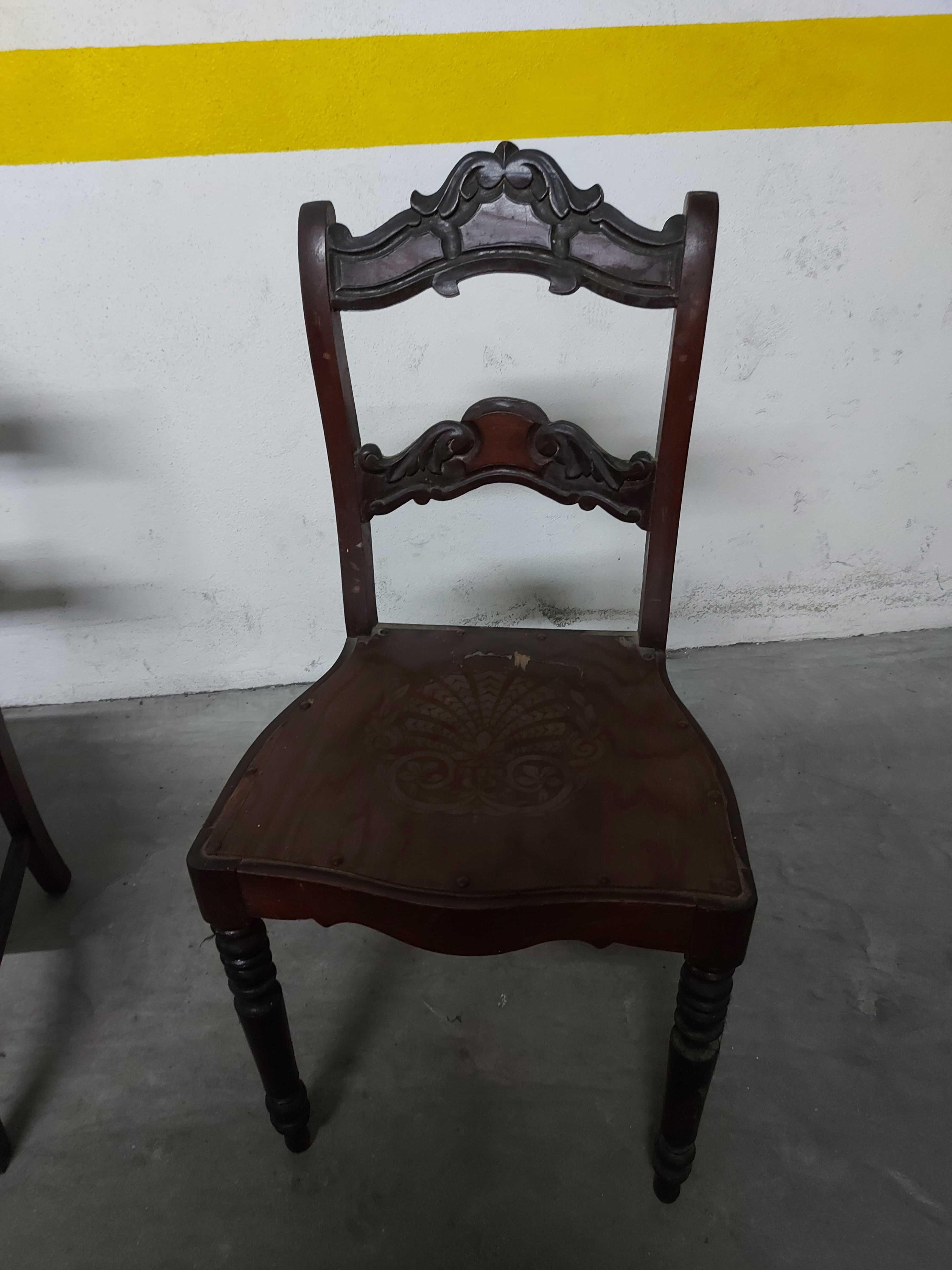 Três Cadeiras antigas para restauro