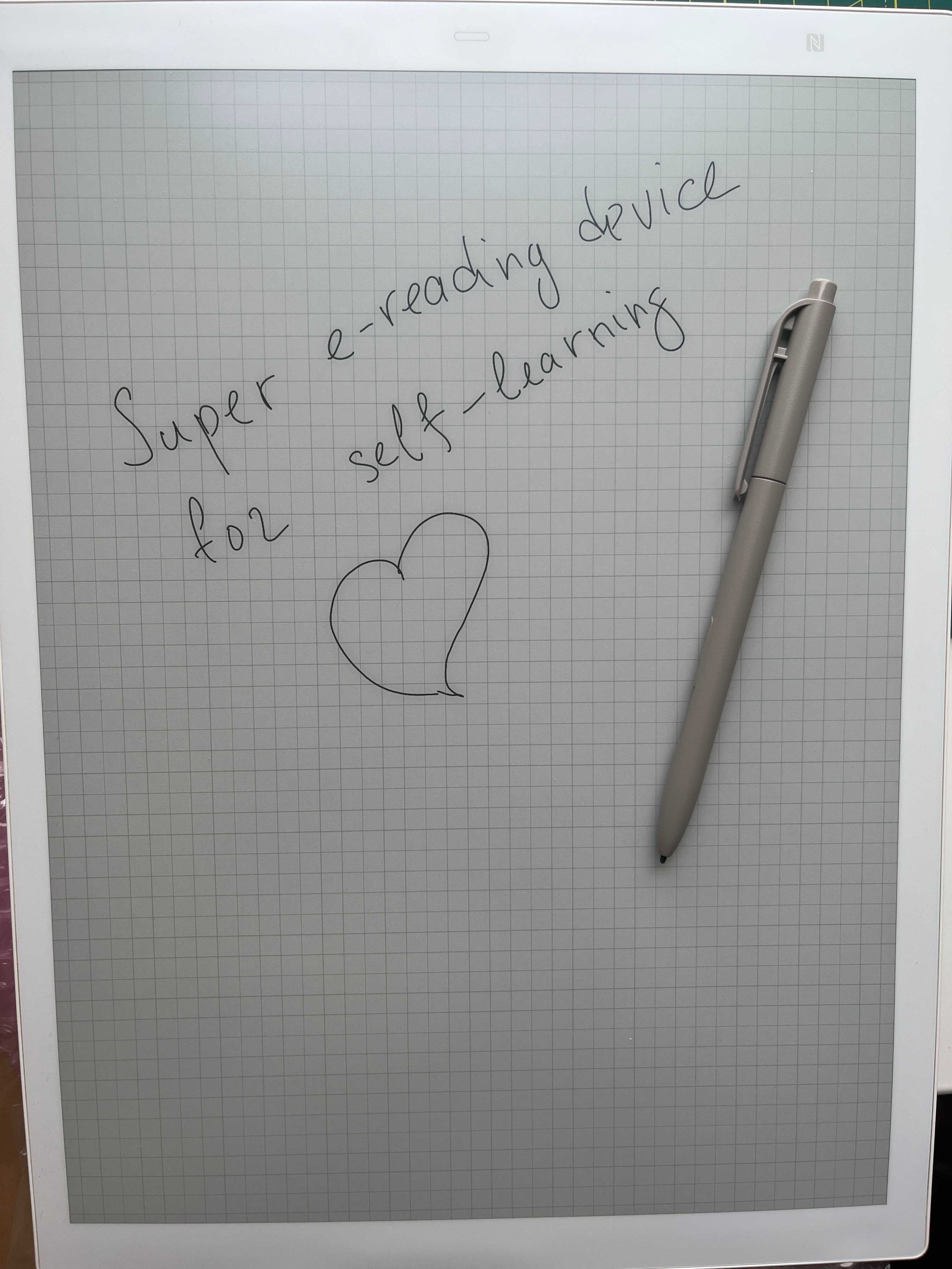 Электронна книга eInk Fujitsu Quaderno A4 13.3 д (eBook Onyx Boox)