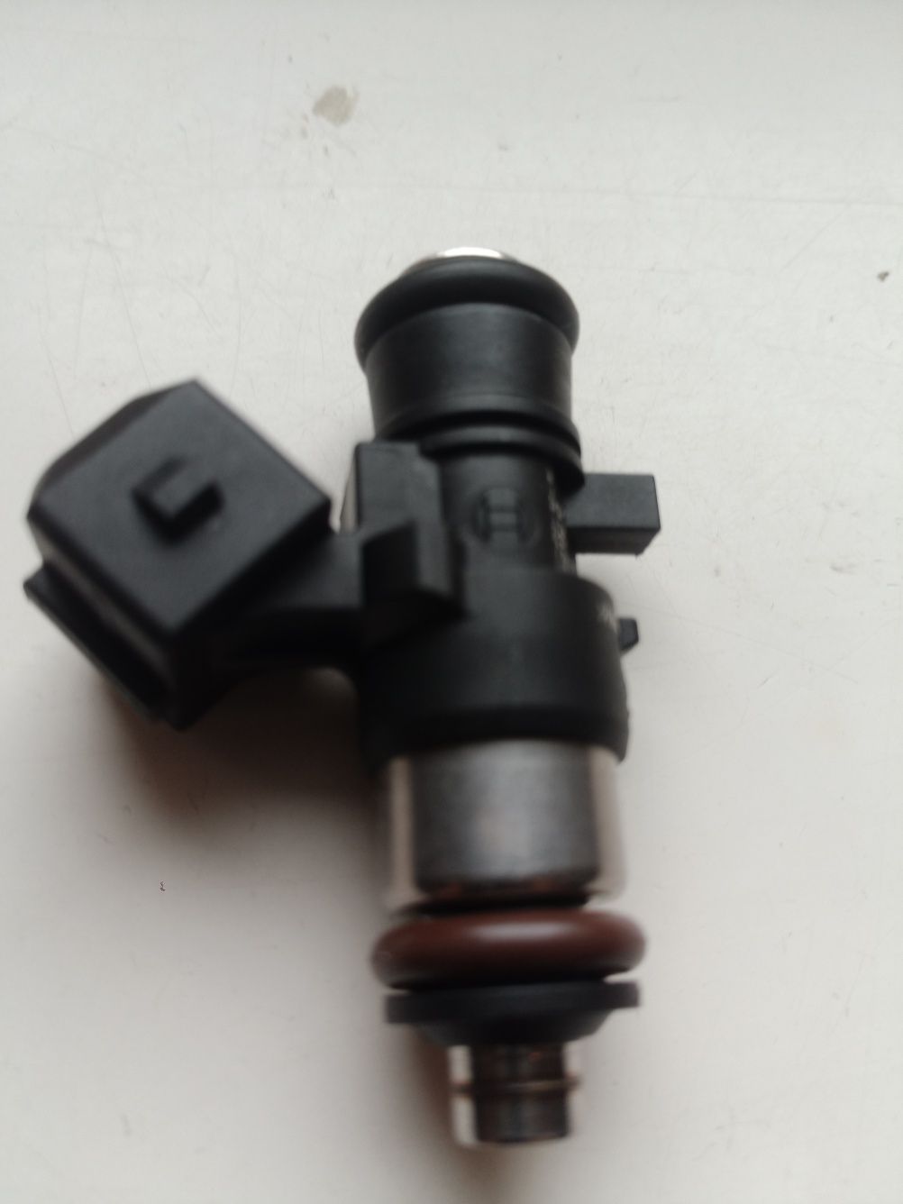 Orginalny wtryskiwacz Bosch cf Moto F01R 00M G10 1000