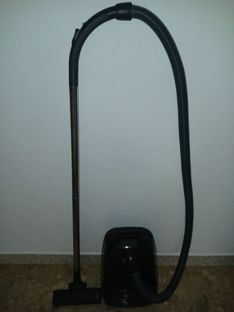 Aspirador BOSCH 1300w