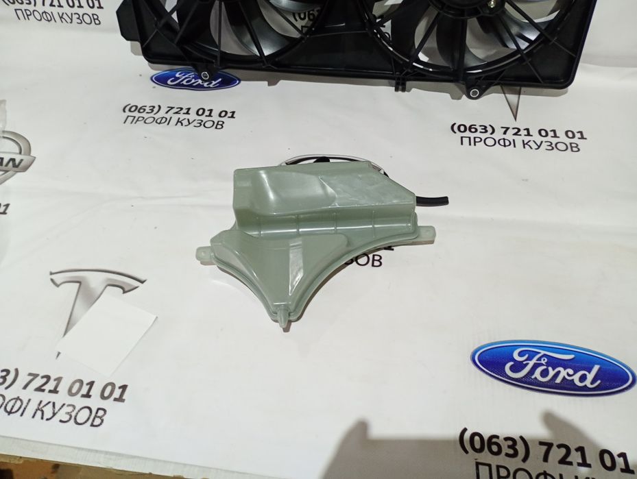 Бачок расширітельний MAZDA