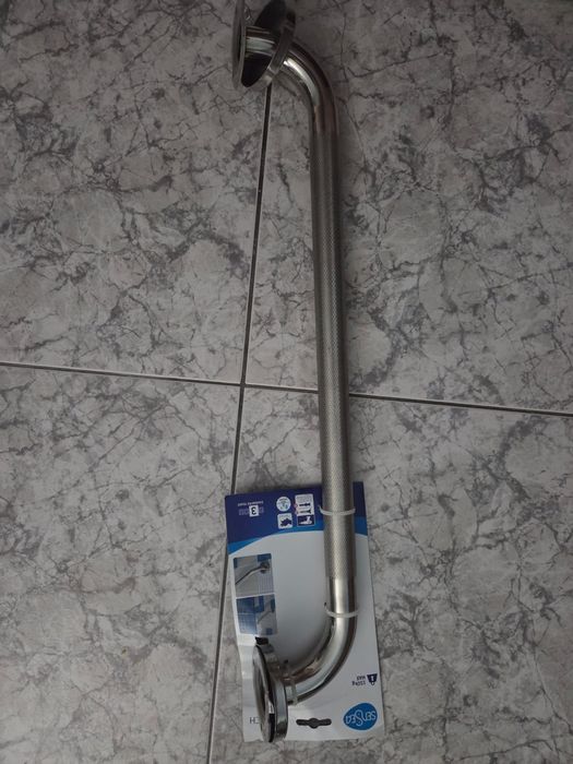 Cadeira de banho e barra de apoio