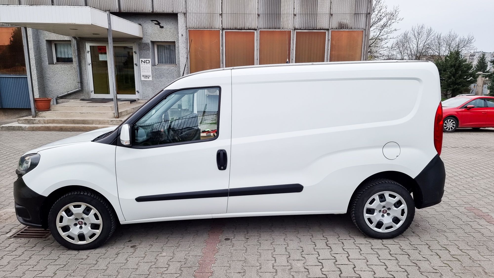 Fiat doblo maxi cargo blaszak niski przebieg 55k stan bdb bt czujniki