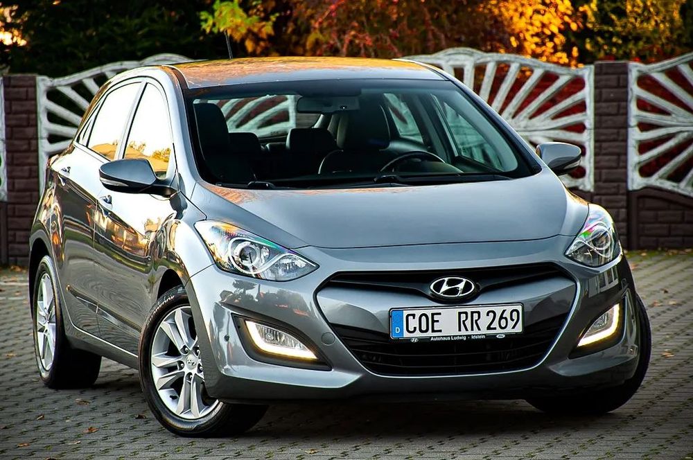Hyundai I30 1.6 CRDI 128KM * Półskóra KeyLess Go LED Parktronik Tempomat * PIĘKNY