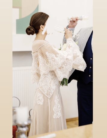 НЕВІНЧАНА весільна сукня / плаття