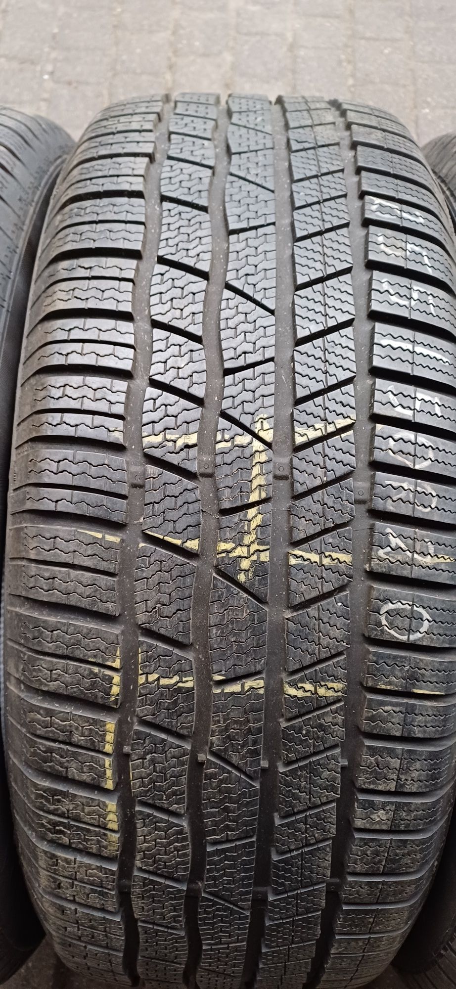 255/50R20 109H CONTINENTAL , komplet opon zimowych.