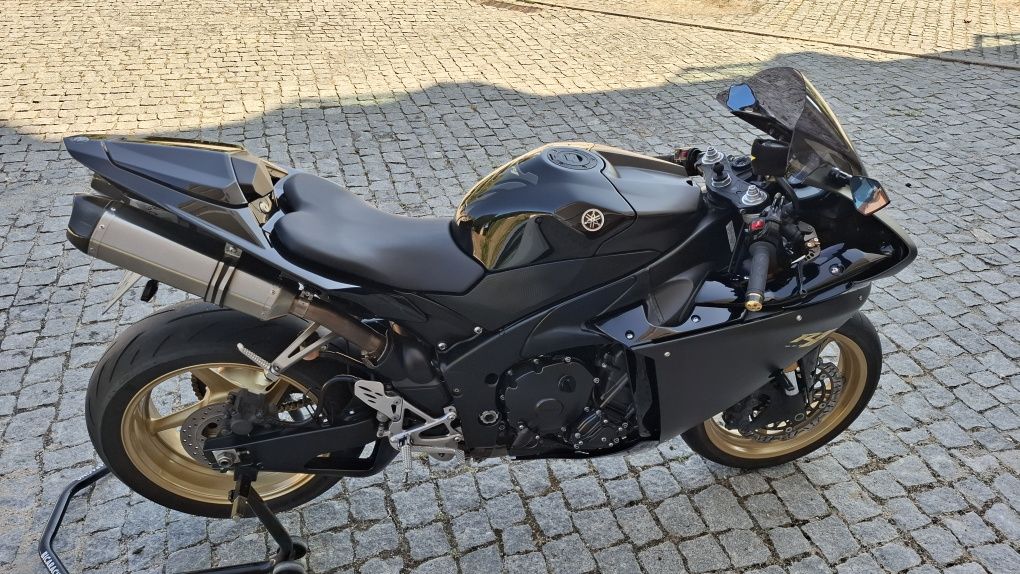 Yamaha r1 crossplane