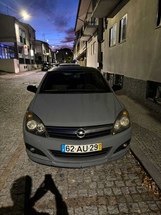 Opel Astra H GTC 1300