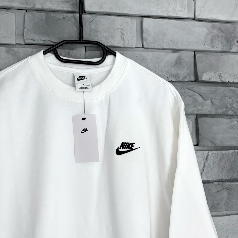 Bluza bez kaptura crewneck nike air swoosh haft logo biała white drill