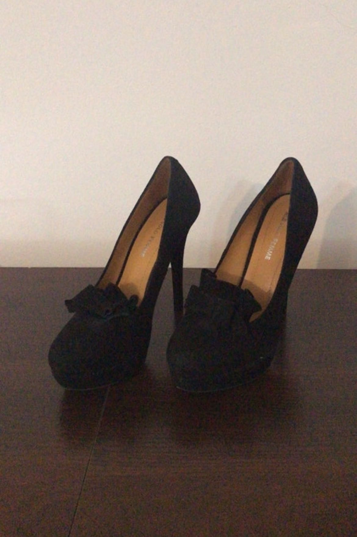 Buty czarne na obcasie SOLO FEMME