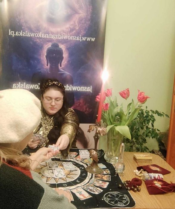 wróżka na eventy :wieczory panieńskie ,Andrzejki, Sylwester