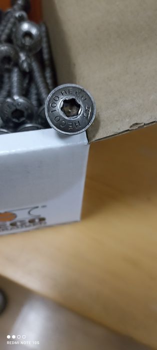 Саморізи з нержавіючої сталі