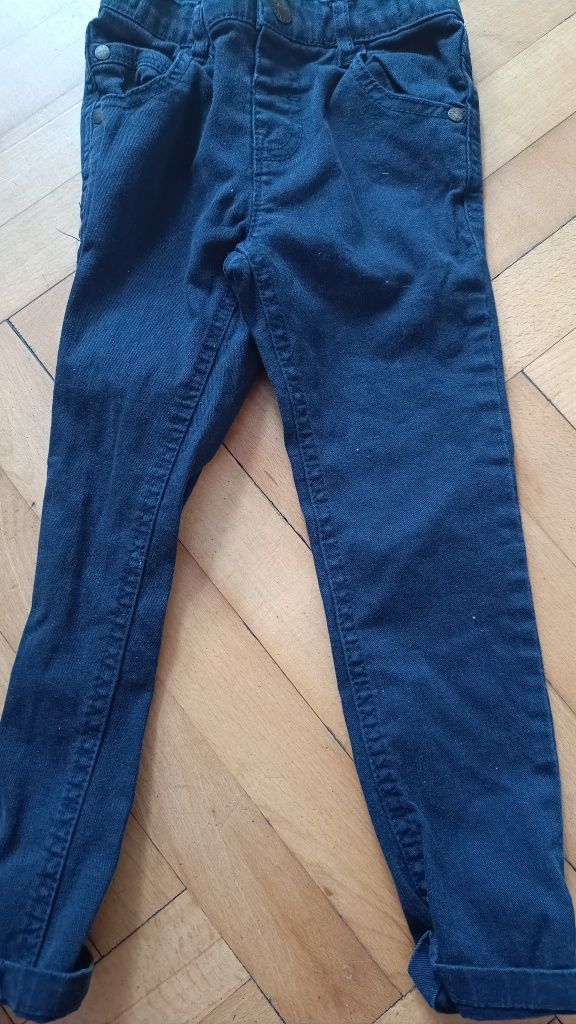 Czarne jeansy dla chłopca rozmiar 98