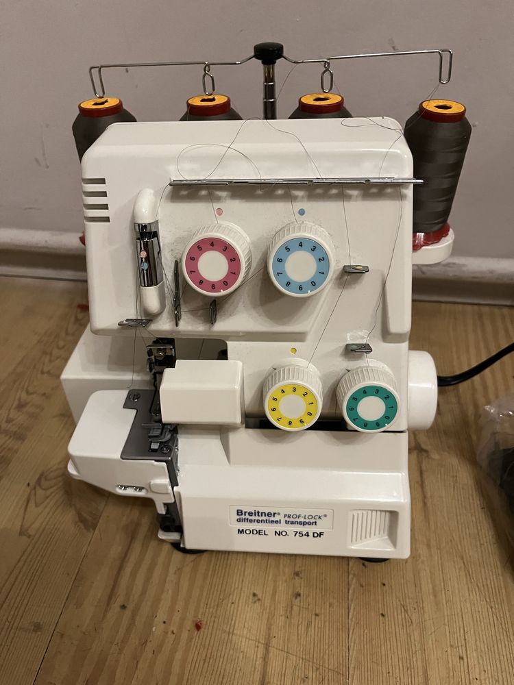 Maszyna overlok Breitner model 754 DF