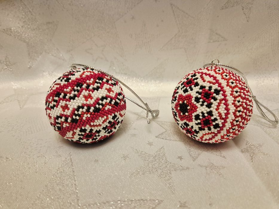 Новорічні іграшки з бісеру