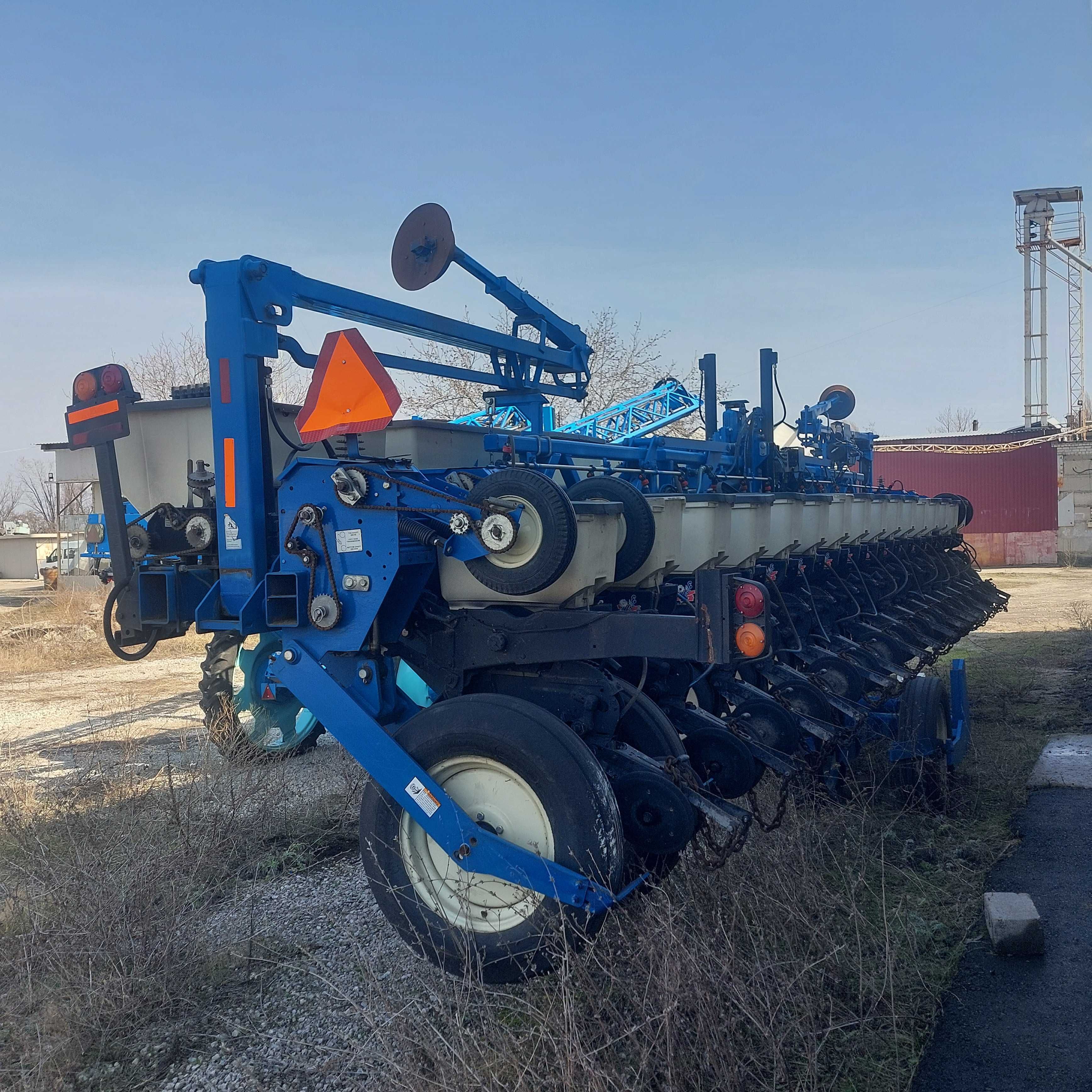 Сівалка сеялка Kinze 3600 2013р з рідкими  та сухими добривами