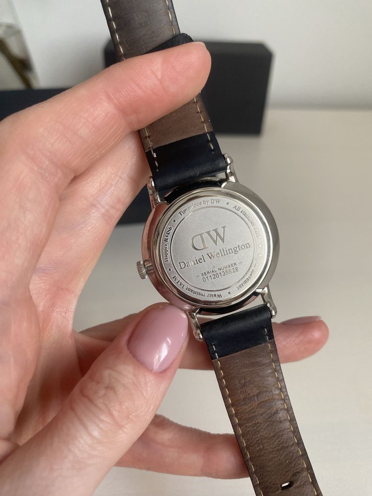 Daniel Wellington zegarek czarny skórzany pasek damski męski unisex