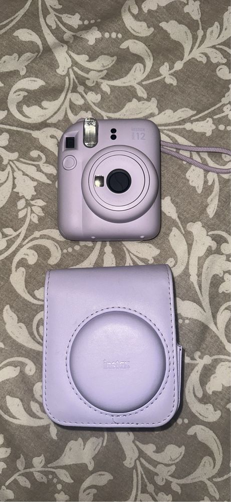 Câmera Instax mini 12 + capa