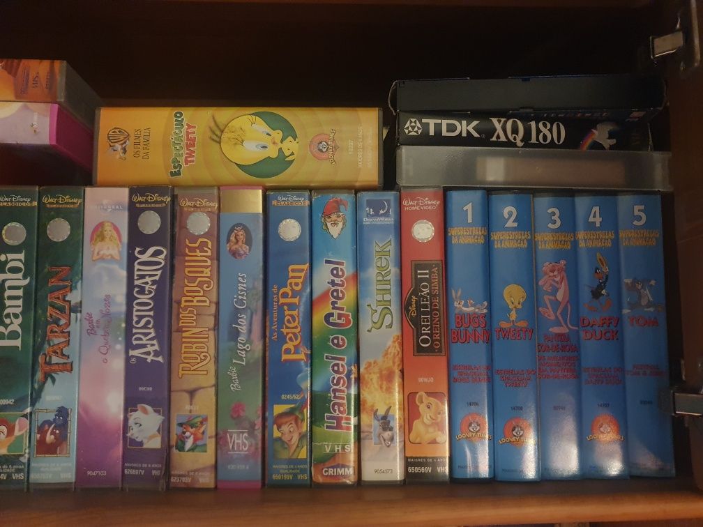 Cassetes VHS Disney, Pokemon, Looney Tunes