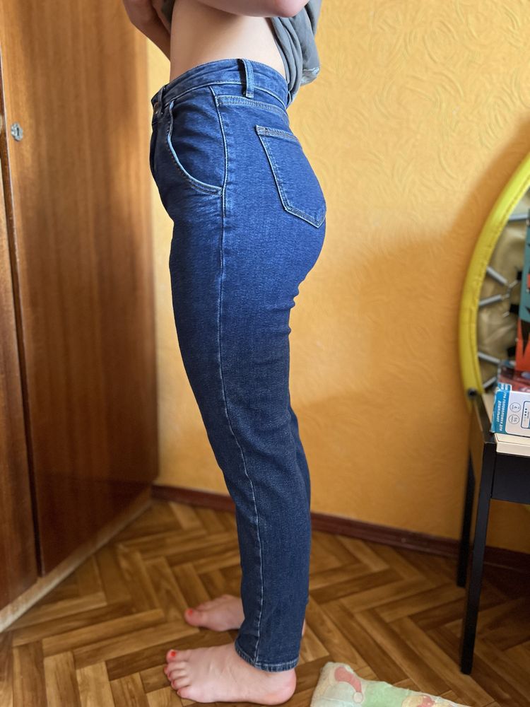 Жіночі джинси розмір 34
