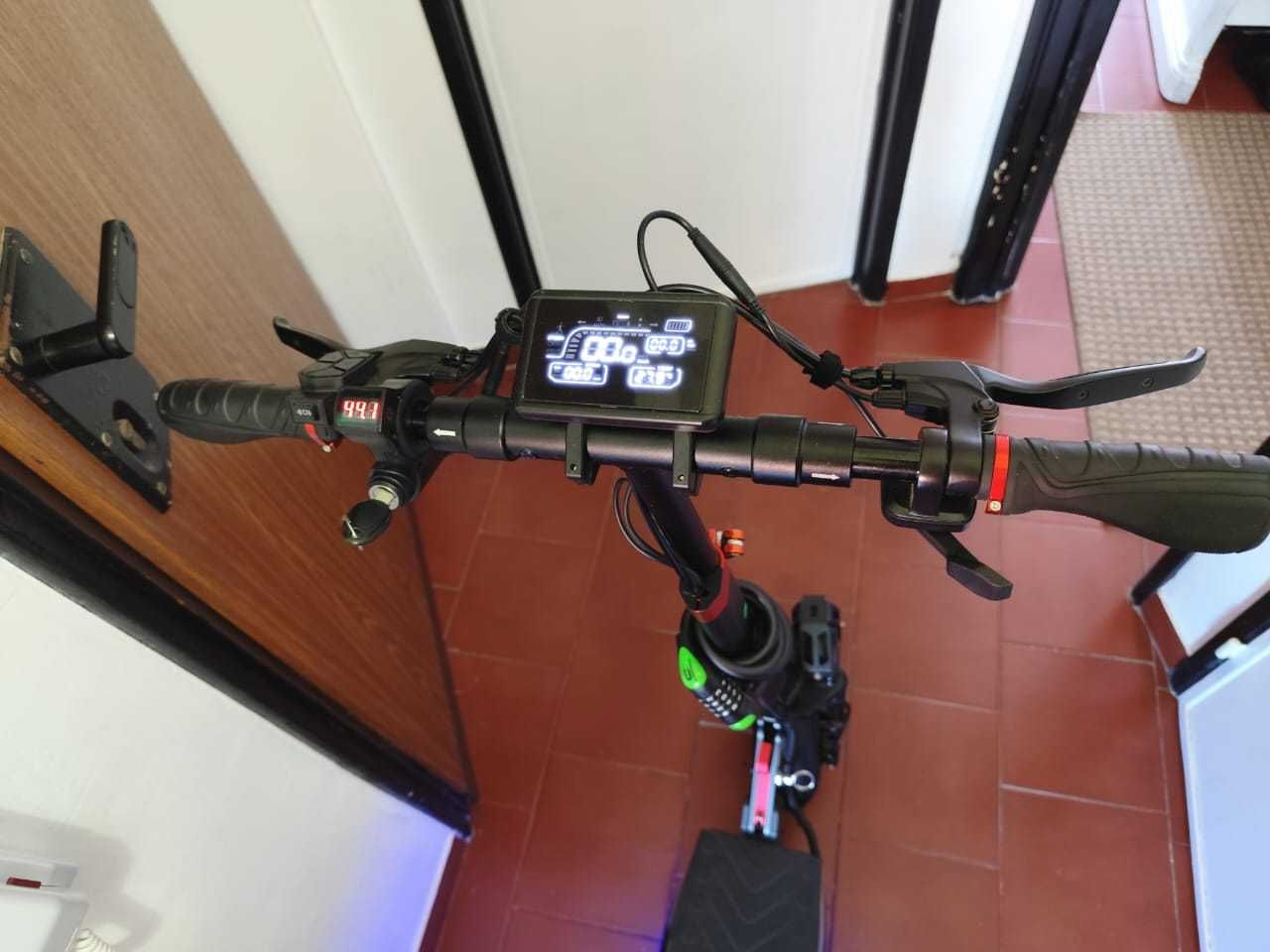 Scooter Impecável – Pouquíssimo Uso!