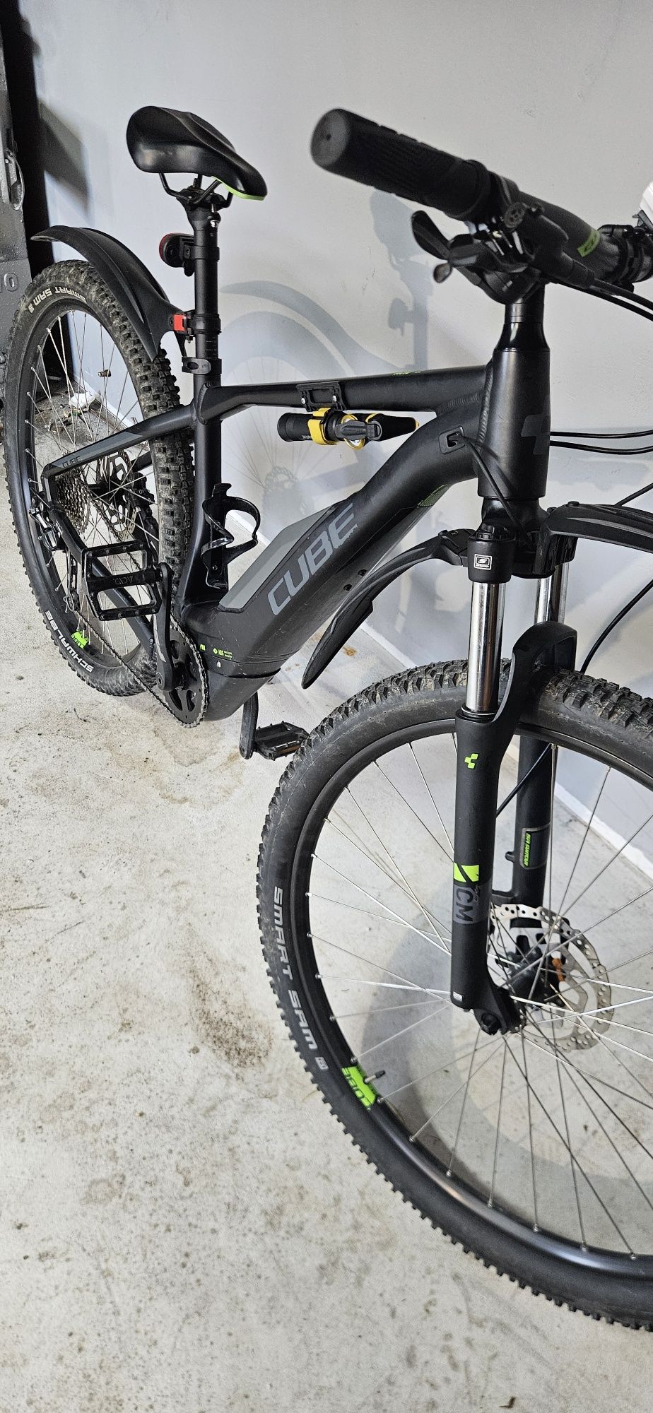 Rower elektryczny cube acid hybrid  29  bosch, bez manetki