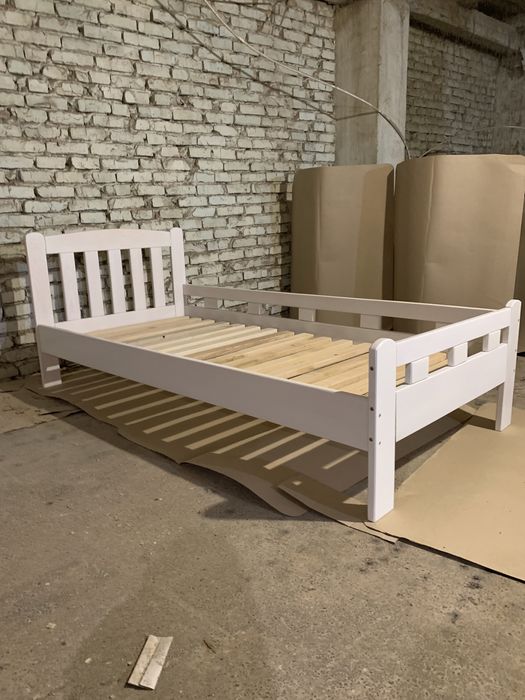 Ліжко з дерева дубове