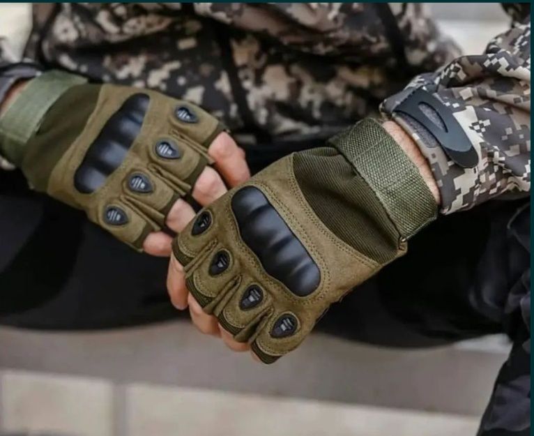 Стpiлецькi,тaктичні,захищені pyкaвички без пaльцiв колекція Oakley!