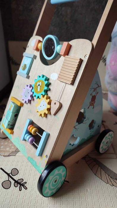 Drewniany chodzik pchacz