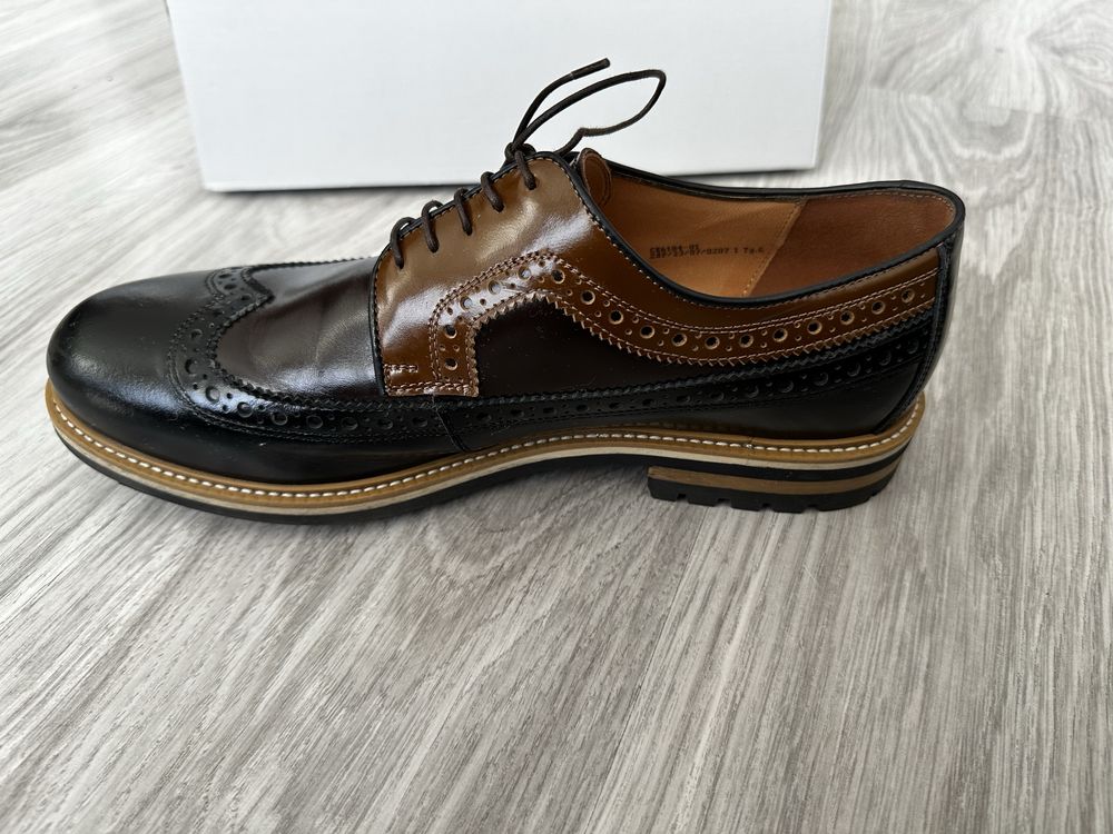 Buty klasyczne OLIVIER II marki conhpol