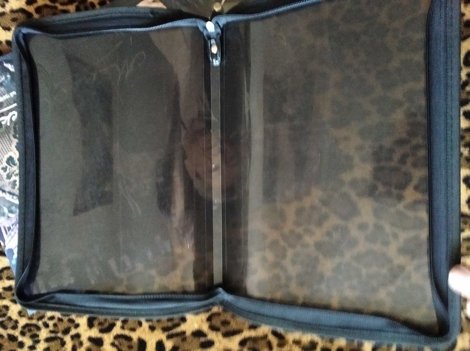 Папка для бумаг,для школьника,новая.