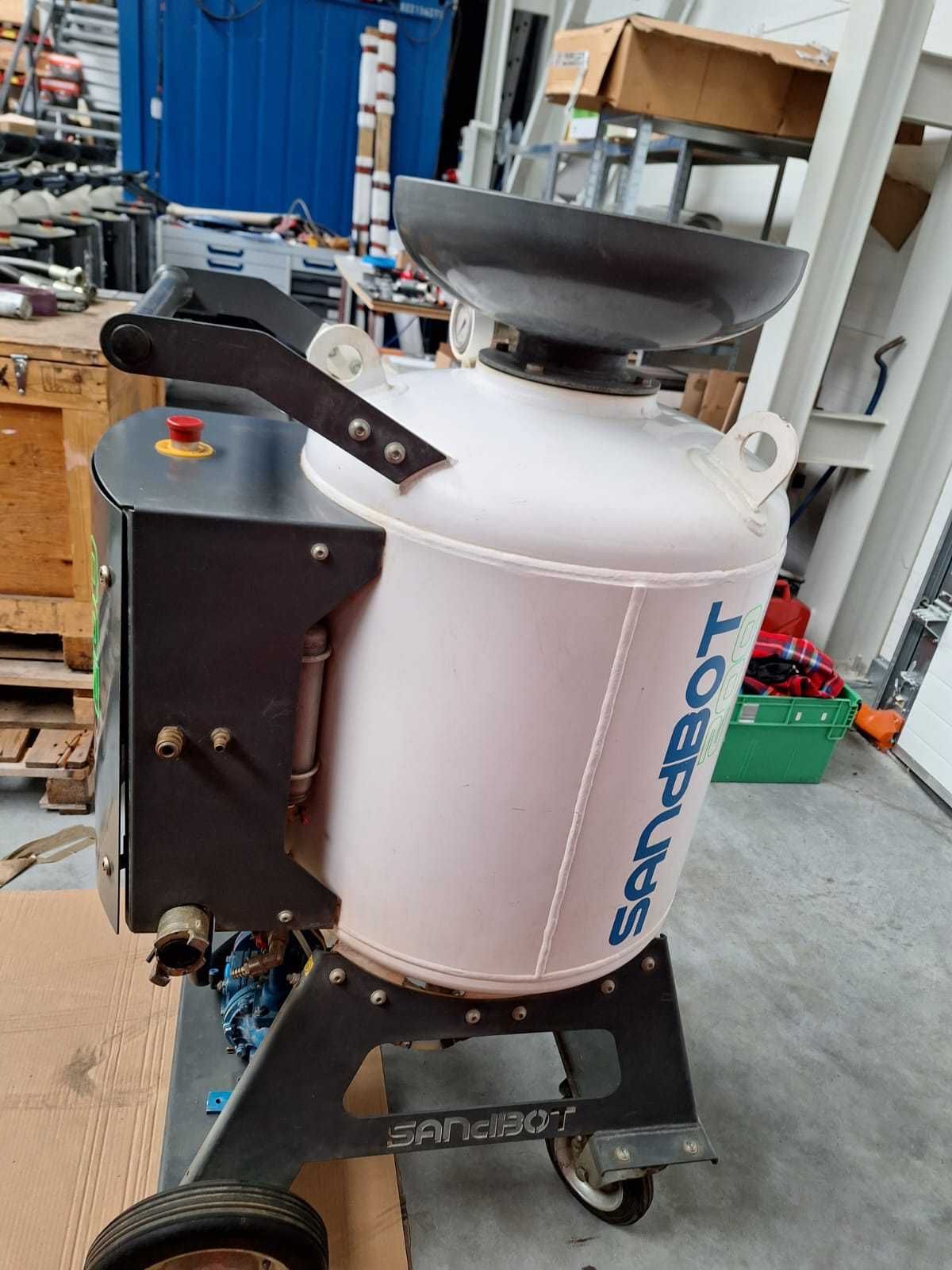 Hydropiaskarka Sandbot piaskowanie na mokro