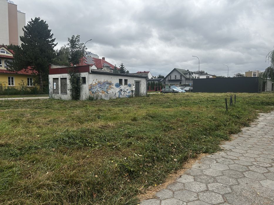 Dzialka budowlana  uslugowa w centrum