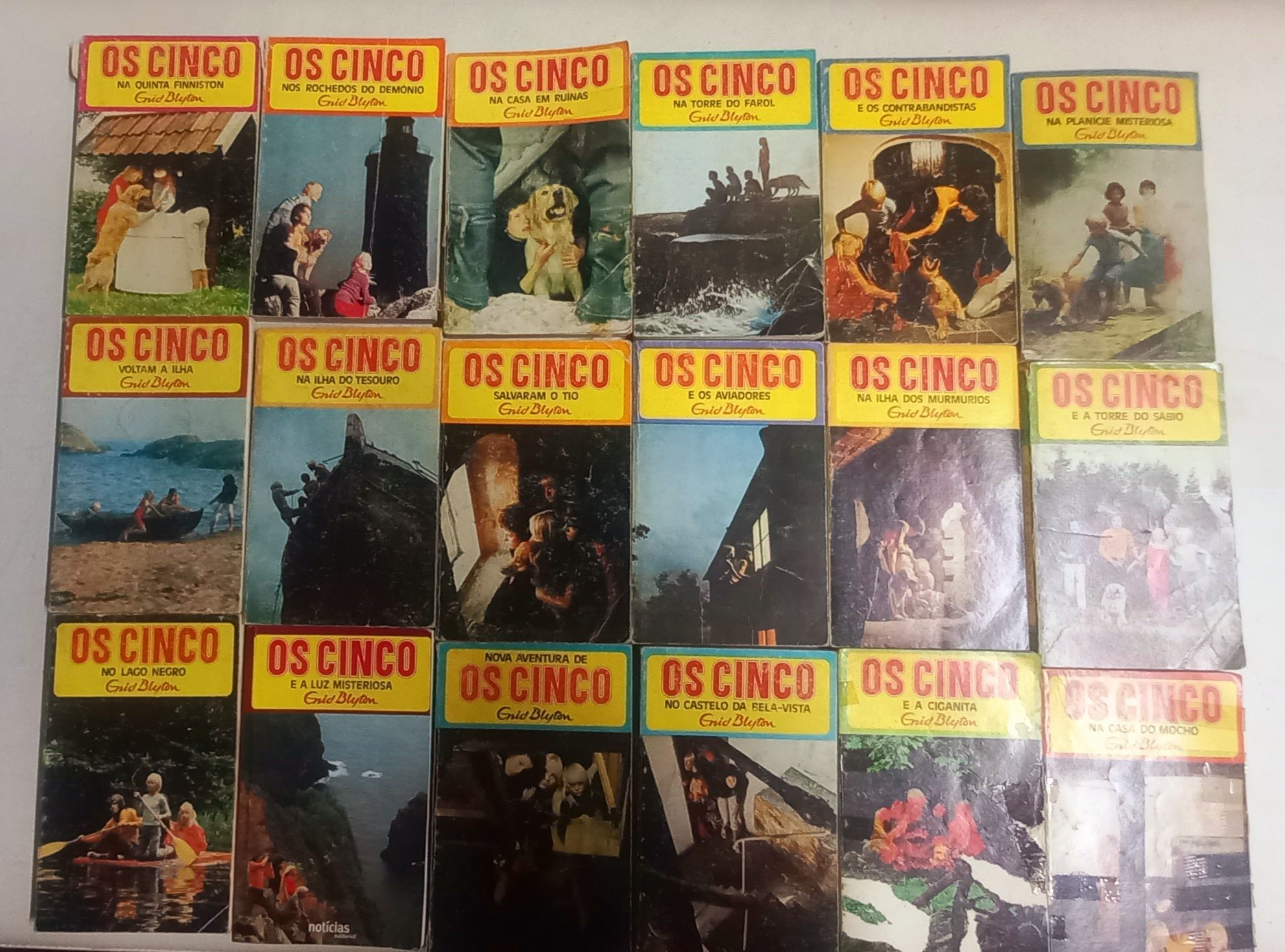 Vários livros de coleção os cinco