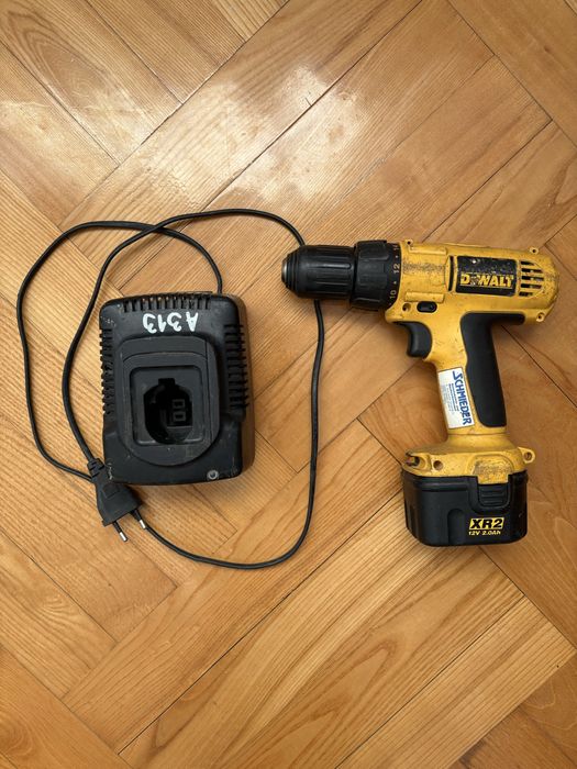 Wiertarko-wkrętarka DeWalt DC740KA