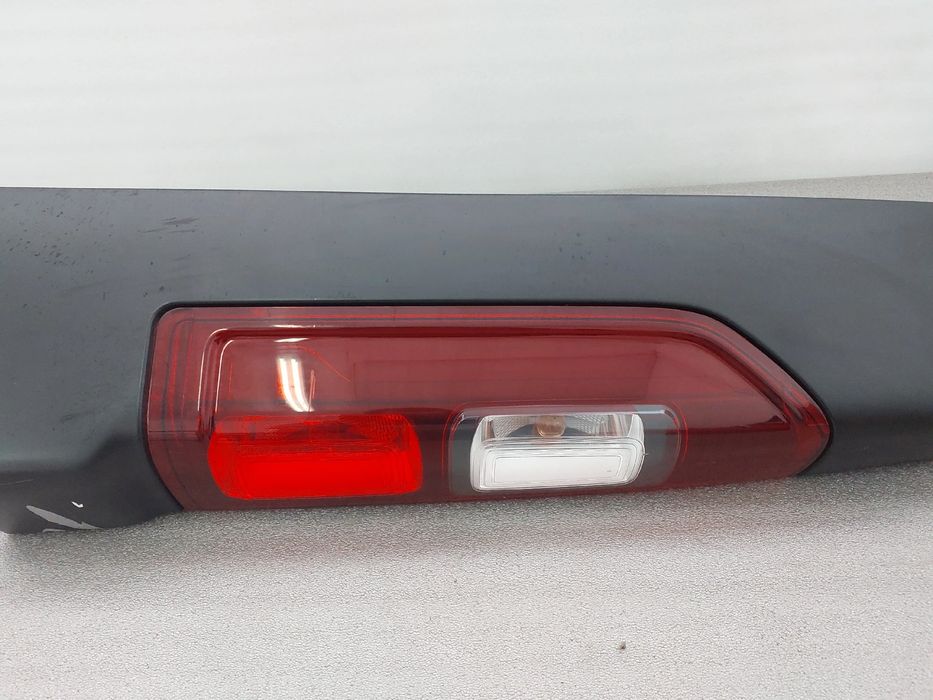 Farolim esquerdo RENAULT Trafic III (FG_)