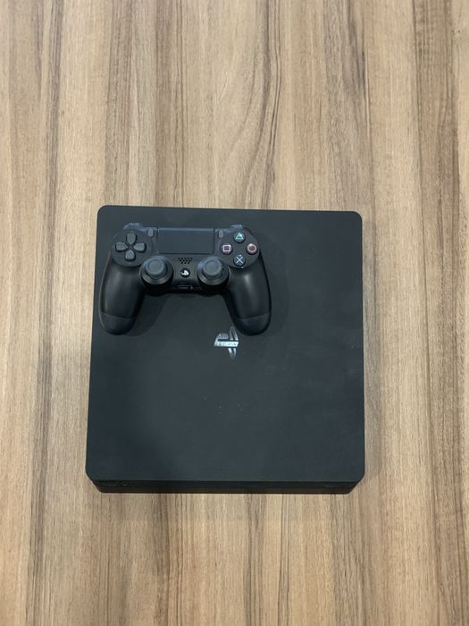 PlayStation 4 - 1TB - Boas condições