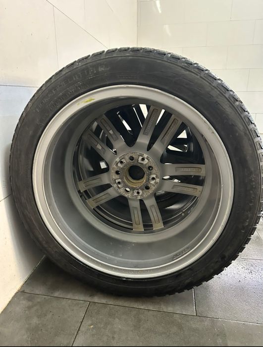 комплект, оригінальні диски BMW R19 з зимовою гумою Nokian 245/45 R19